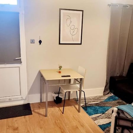 Stylish Apartment, Self Check-In, Ideal 4 Contractors, 25Mins To Gatwick Airport Thornton Heath Ngoại thất bức ảnh