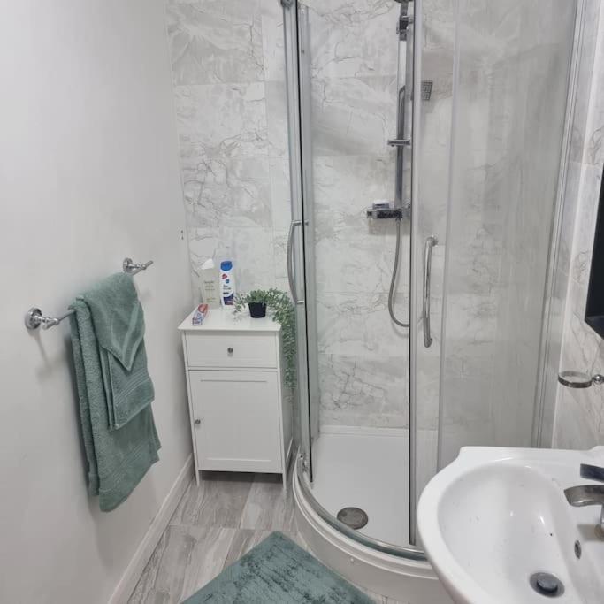 Stylish Apartment, Self Check-In, Ideal 4 Contractors, 25Mins To Gatwick Airport Thornton Heath Ngoại thất bức ảnh
