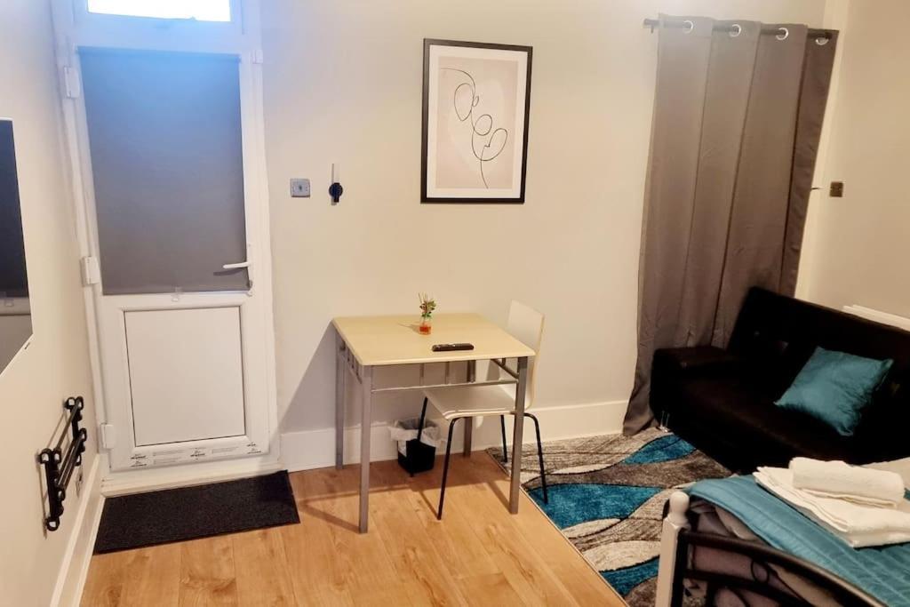 Stylish Apartment, Self Check-In, Ideal 4 Contractors, 25Mins To Gatwick Airport Thornton Heath Ngoại thất bức ảnh